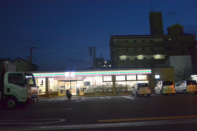 コンビニ　セブンイレブン広島楠木3丁目店（コンビニ）まで104m