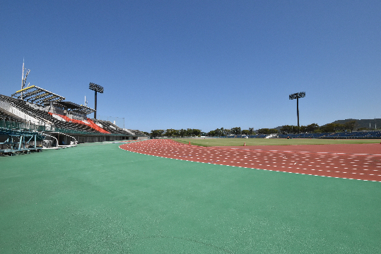 【ミッドヒル本城の公園】