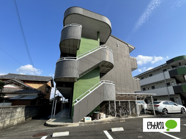 サンシャインタカラIIIの建物外観