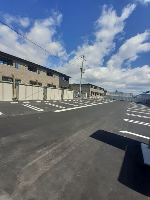 【東松島市赤井のアパートの駐車場】