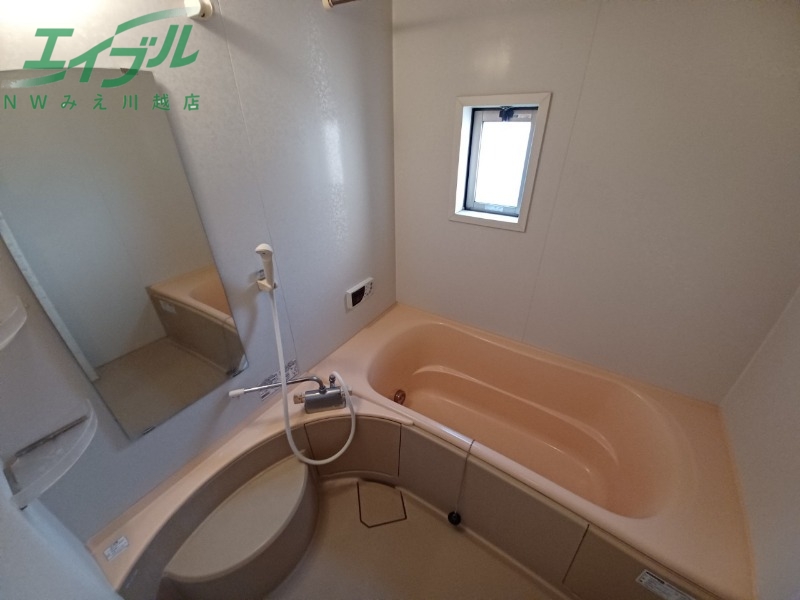 バス・シャワールーム　別部屋写真です