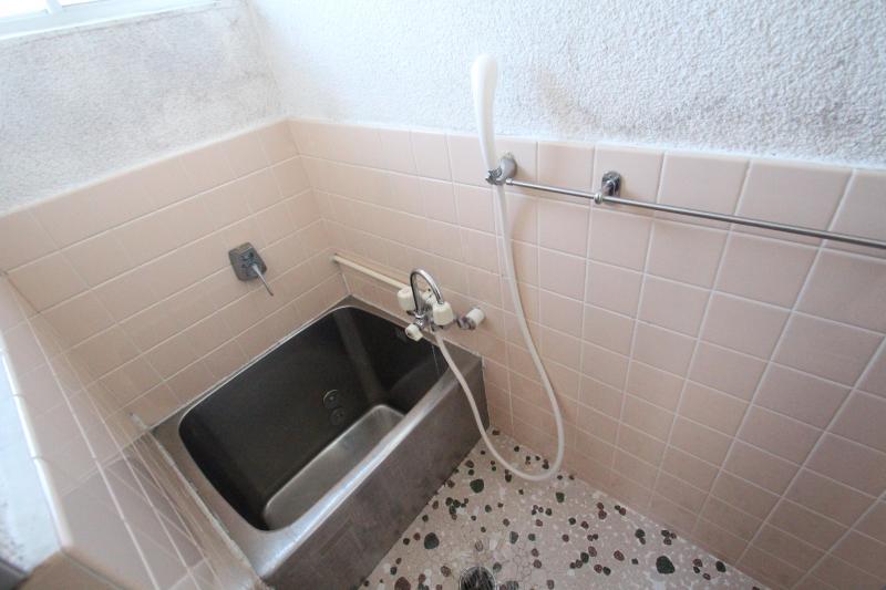 バス・シャワールーム　明るい浴室ですね♪