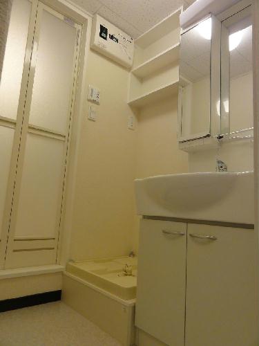 洗面設備　設備・仕様は号室により異なる為、現状を優先致します。