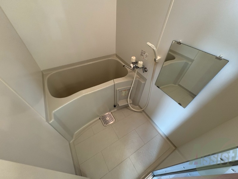 バス・シャワールーム　お風呂になります。一日の疲れを癒してくださいね。