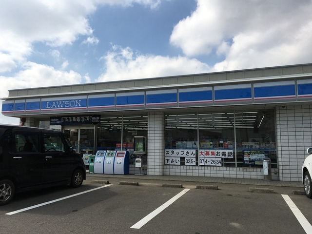 コンビニ　ローソン白根新飯田店（コンビニ）まで246m