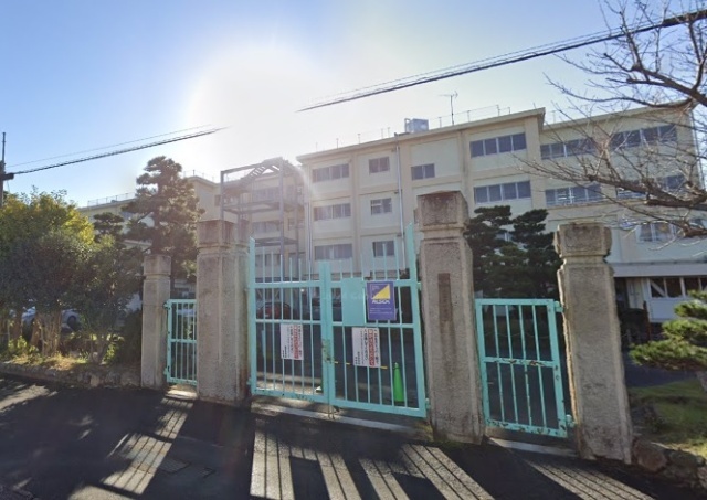 小学校　浜松市立篠原小学校（小学校）まで679m