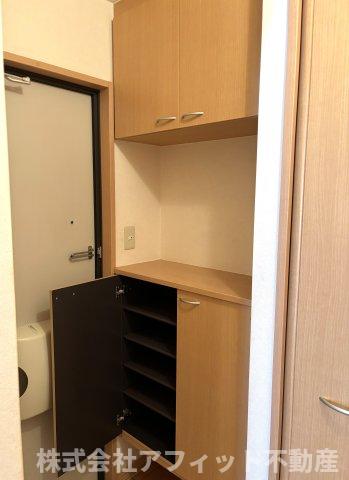 玄関　シューズボックス付き