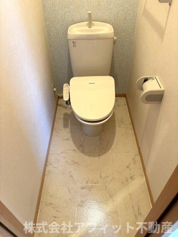 トイレ　温水洗浄暖房便座