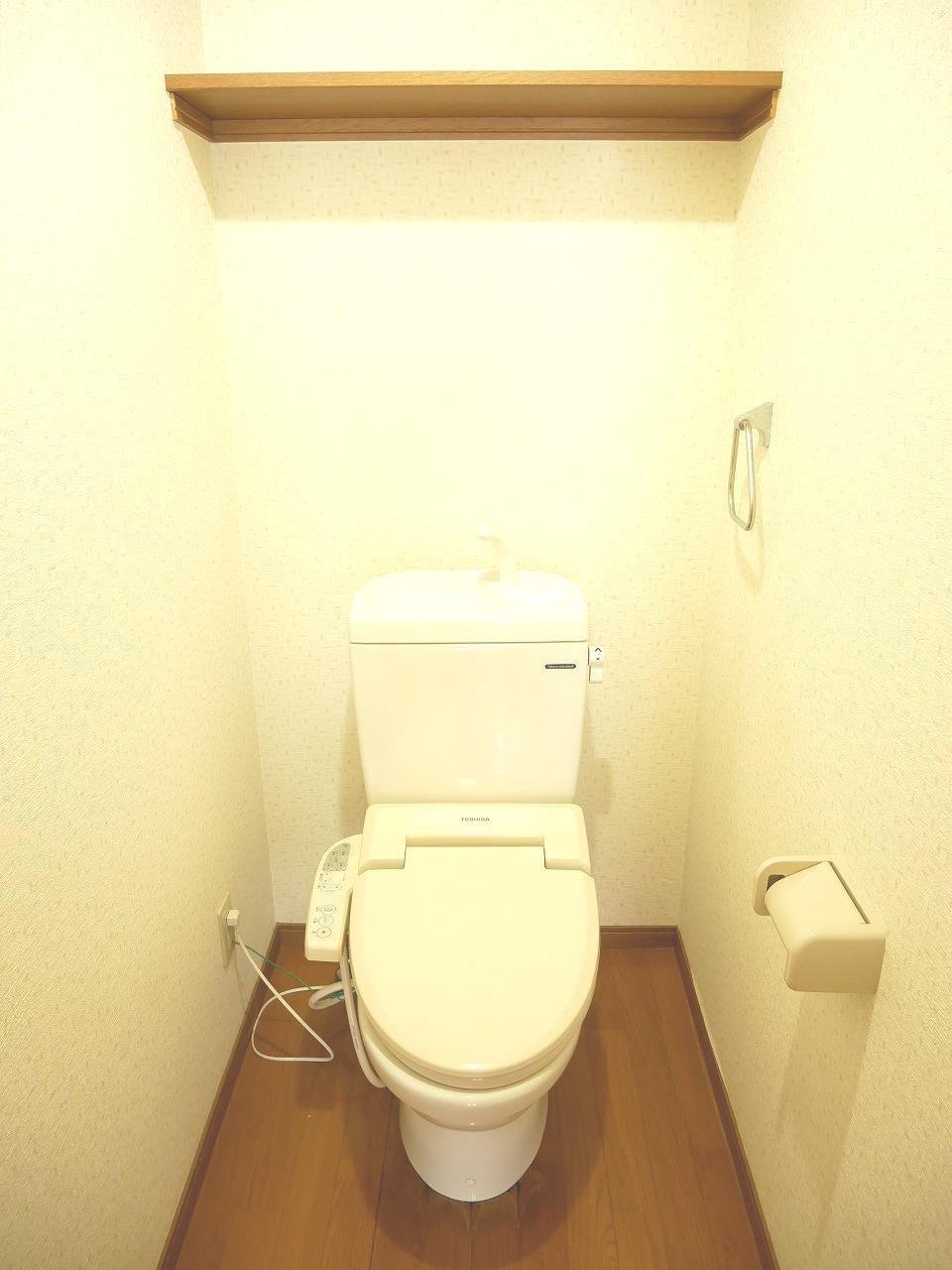 トイレ　温水洗浄暖房便座付き