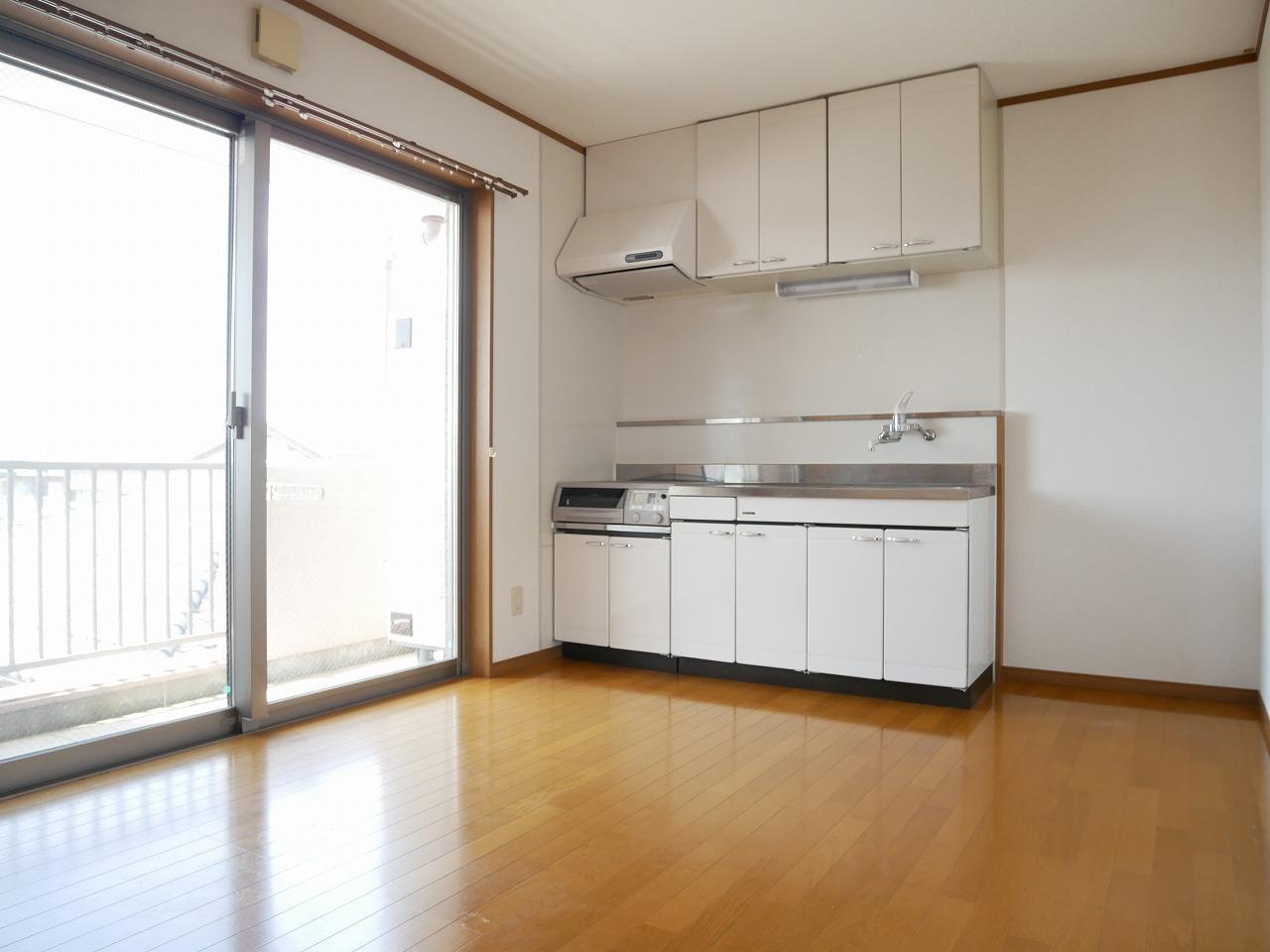 居室・リビング　窓が大きく明るいです