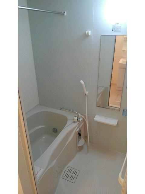 バス・シャワールーム　浴室乾燥機も付いてます