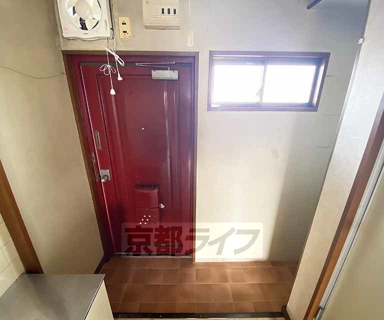 玄関　大きな段差がありません