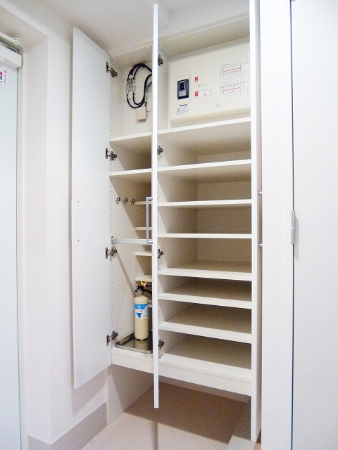 玄関　パークアクシス元浅草ステージの収納豊富なトールタイプのシュー