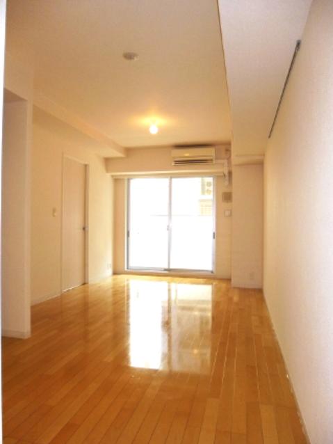 居室・リビング　パークアクシス元浅草ステージのリビングです、テーブルソファー