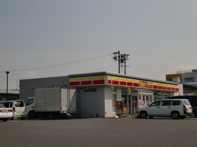 コンビニ　デイリーヤマザキ（コンビニ）まで350m