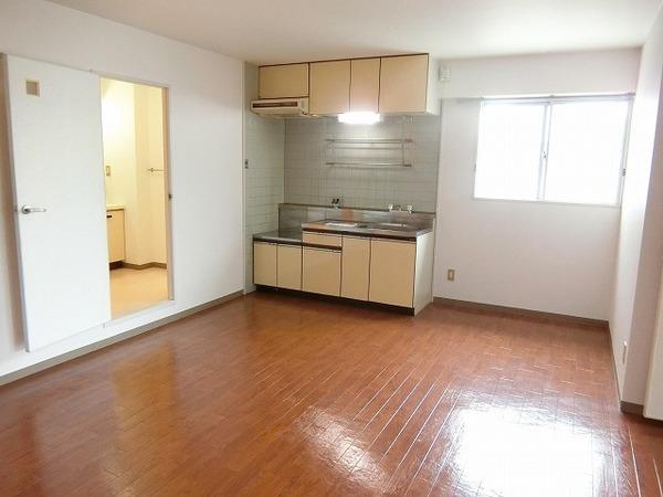 居室・リビング　広々としたリビング！