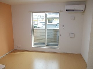 その他　ゆったり過ごせる居間です