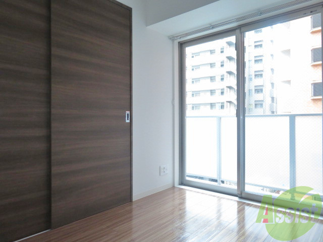 その他部屋・スペース　４．１帖の寝室です。採光があり、きれいですね。