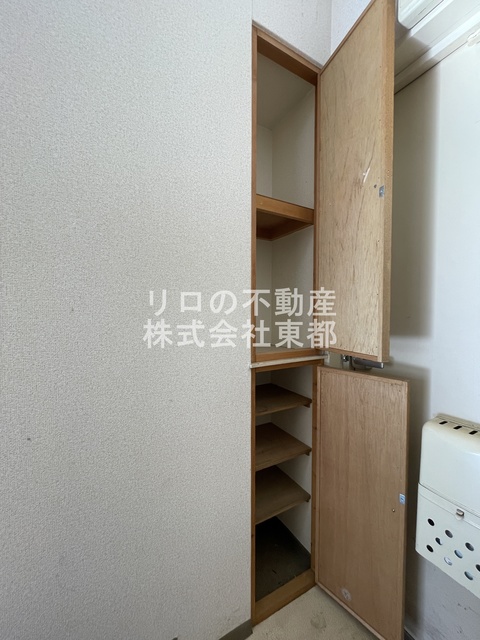 玄関　※クリーニング前のお写真です。