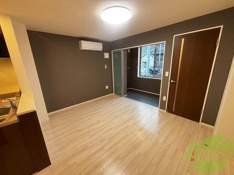 居室・リビング　きれいなＬＤＫが広がっていて居心地が良さそうですね。