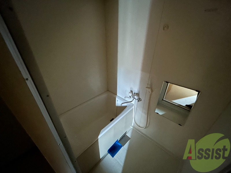 バス・シャワールーム　浴室は狭すぎず、シャワーも浴びやすそうです。