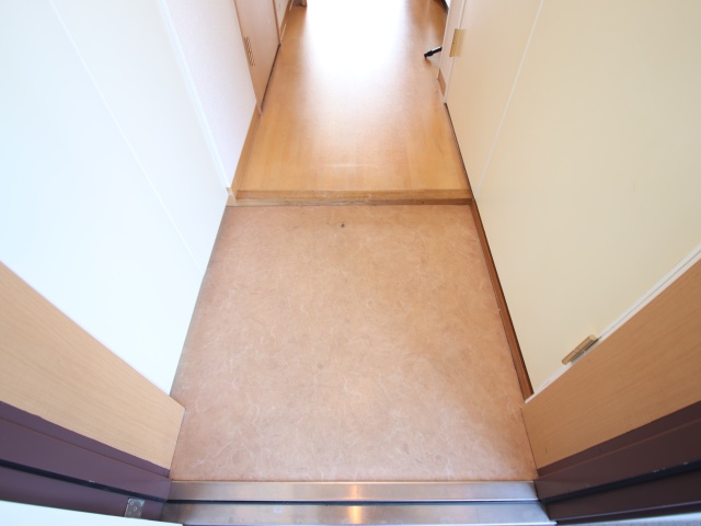 玄関　※別室の参考写真の為、現況優先です。