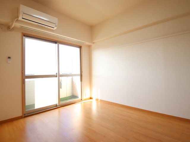 居室・リビング　※別室の参考写真の為、現況優先です。