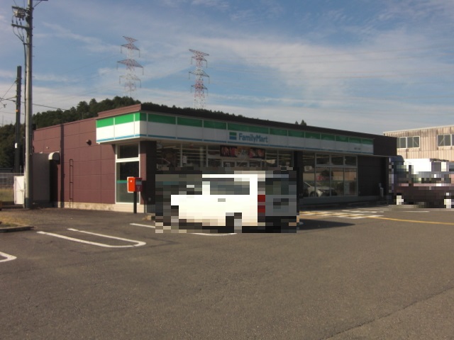 コンビニ　ファミリーマート綾部下八田店（コンビニ）まで2085m
