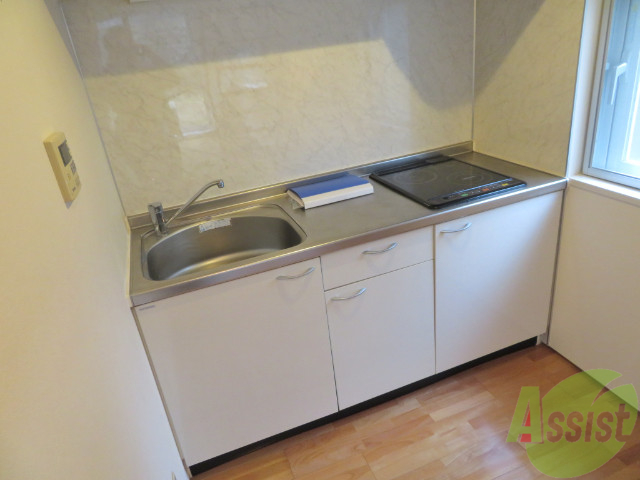 キッチン　こちらがキッチンです。ＩＨですので掃除がしやすいです。