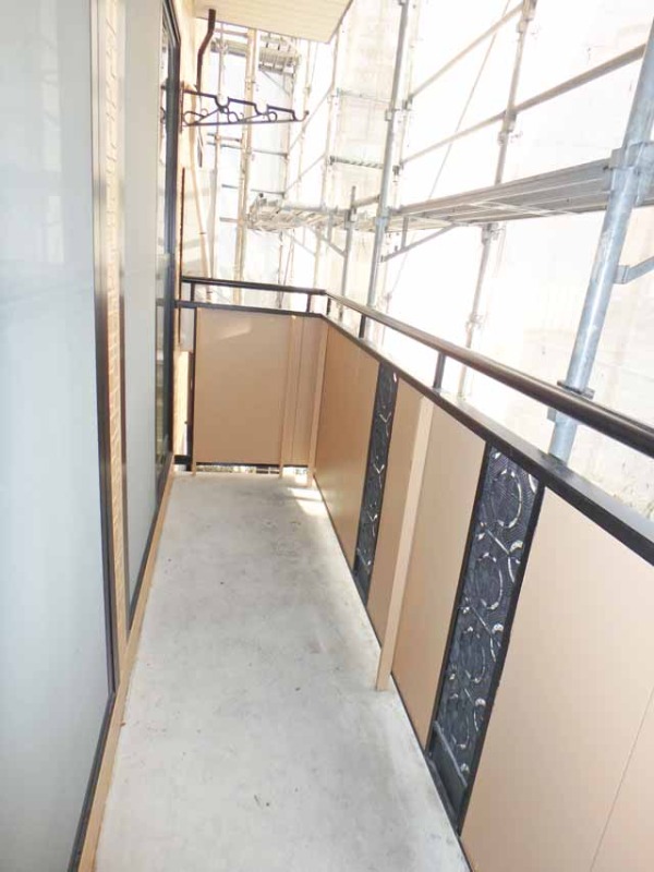 バルコニー　南西向きで日当たり良好♪