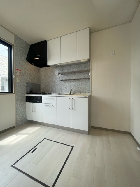 キッチン　３口ガスコンロのシステムキッチン