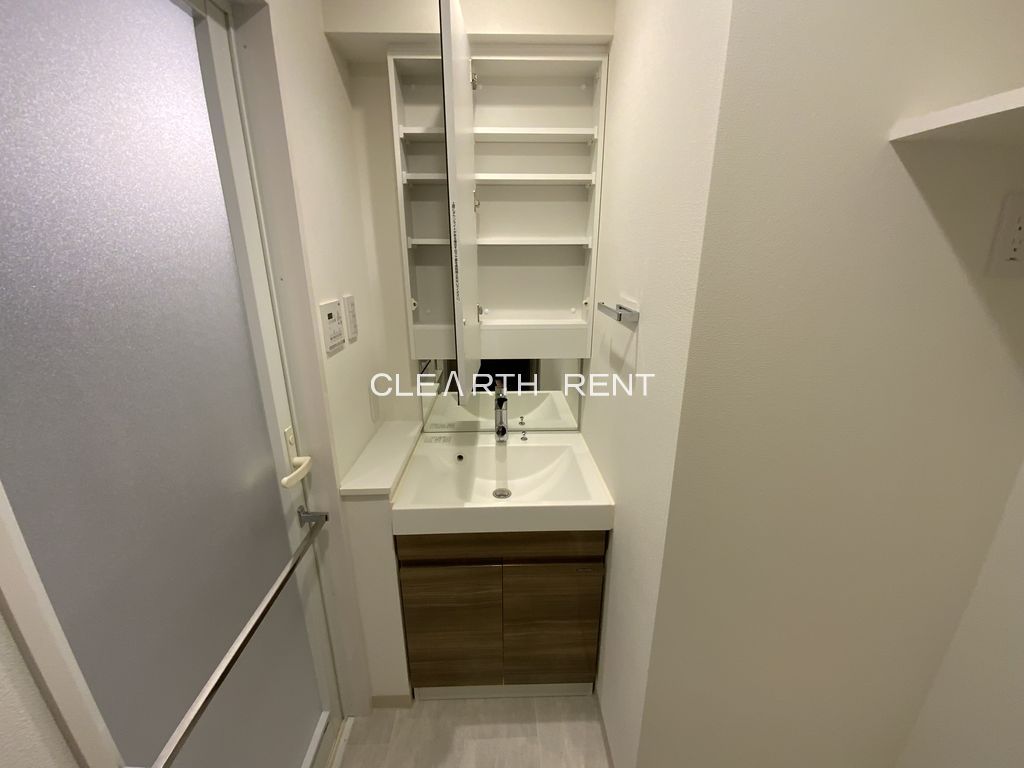 洗面設備　☆キャビネット付き二面鏡洗面化粧台