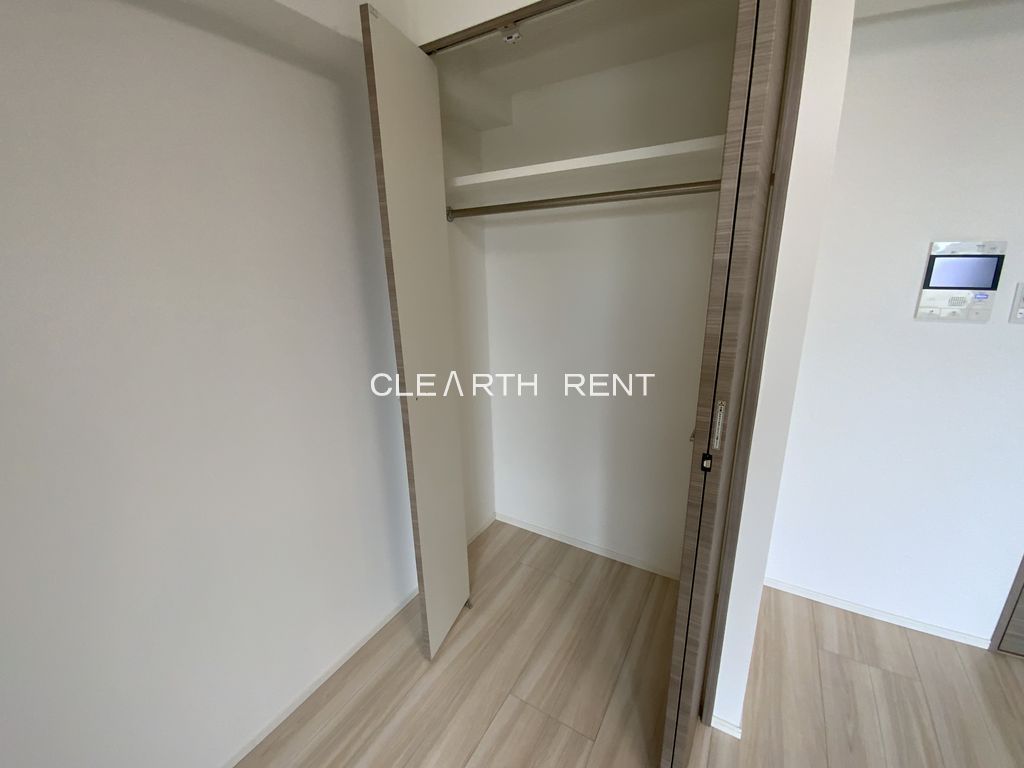 収納　☆整理しやすいハンガーパイプ付きクローゼット