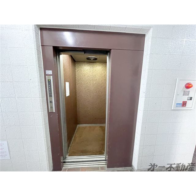 ロビー　エレベーター