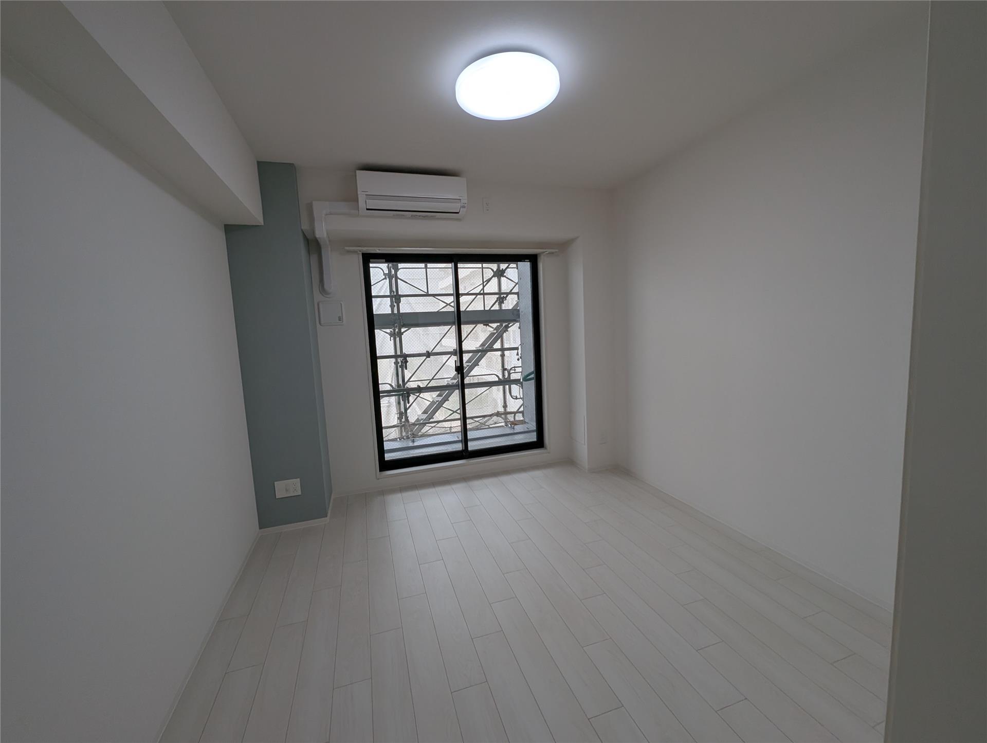 居室・リビング　写真は同タイプの別部屋です。