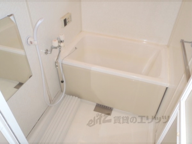 バス・シャワールーム　広々お風呂