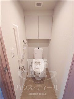 トイレ　別号室参考写真です