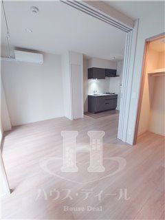 居室・リビング　別号室参考写真です