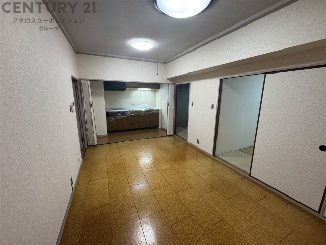 居室・リビング　床が明るい色合いで綺麗です♪