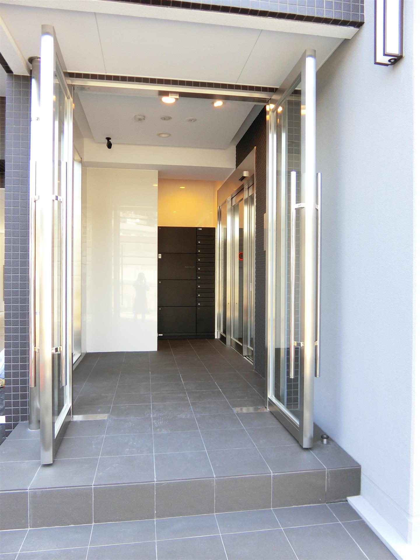 エントランス　防犯性の高いオートロック付き賃貸マンション♪