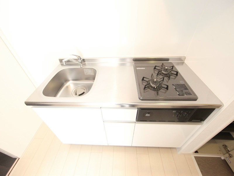 キッチン　システムキッチン（ガス2口）冷蔵庫・レンジ等ご用意できます