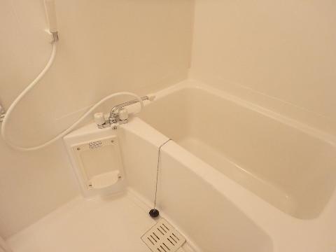 バス・シャワールーム　時間が違っても安心の追い焚き機能付♪（イメージ）