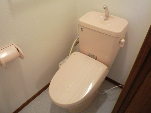 トイレ　ウォシュレットです。