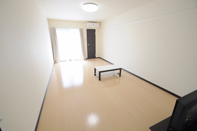 居室・リビング　同タイプの写真です