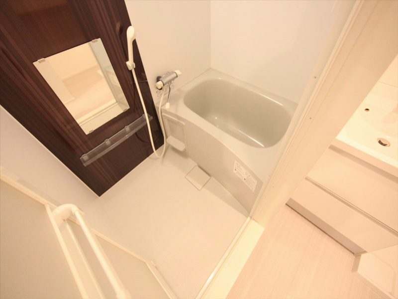 バス・シャワールーム　浴室暖房乾燥機能付バス