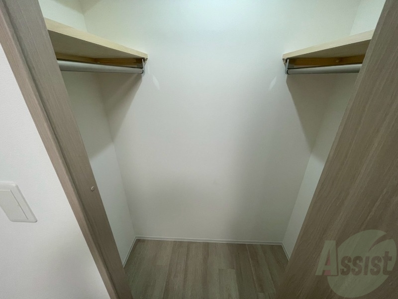 収納　クローゼットは奥行きもあり、荷物が多い方でも安心です。