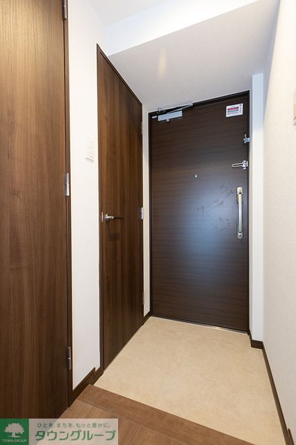 玄関　※写真は同タイプ住戸です。