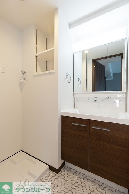 洗面設備　※写真は同タイプ住戸です。