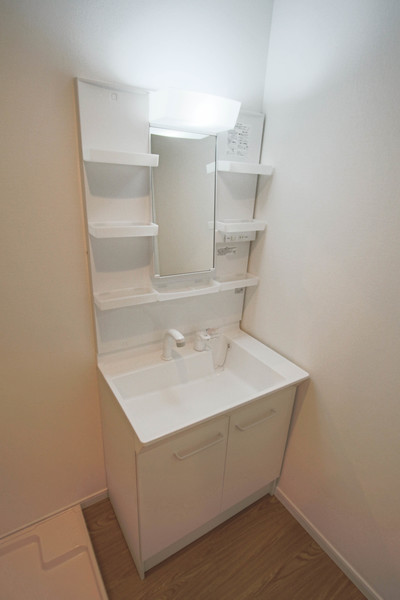 洗面設備　同じ敷地内の別の部屋