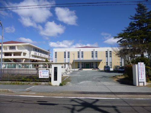 中学校　安曇川中学校（中学校）まで262m